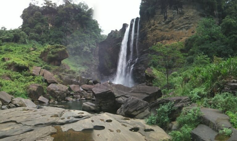 laxapana waterfall 01